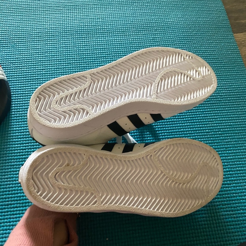 Adidas superstar - Picture 3 of 4